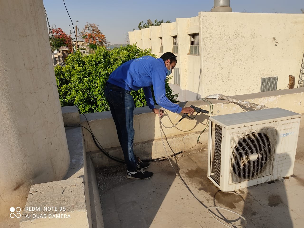 غسيل وتطهير فلاتر وشرائح المكيف الداخلية
